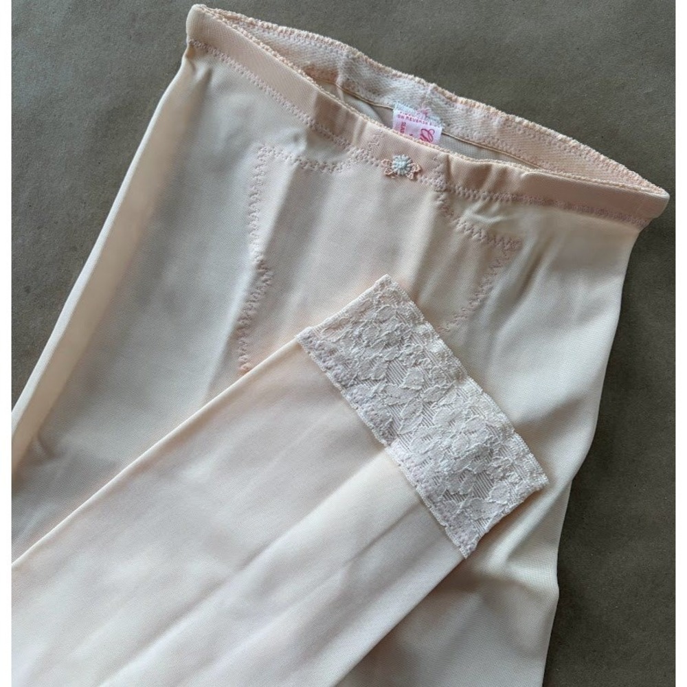 Vintage Charmode Sears Girdle‎ Long Leg Peach Lace Small NWT Coquette Lingerie